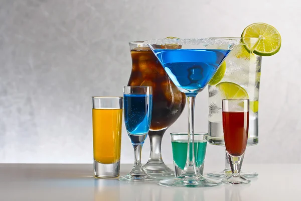 Cocktails mit Alkohol — Stockfoto