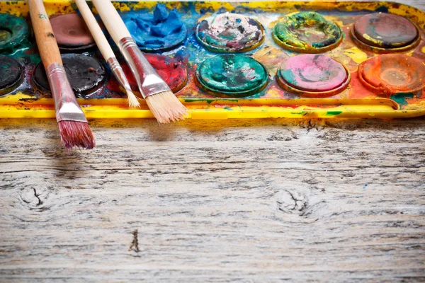 Caja de pintura de acuarela usada — Foto de Stock