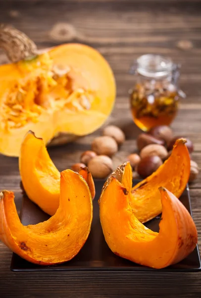 Baked pumpkin slices — Stock Photo, Image