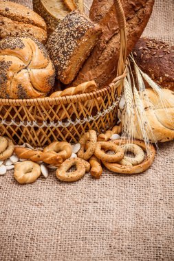 galleta secaçeşitli ekmek sepeti