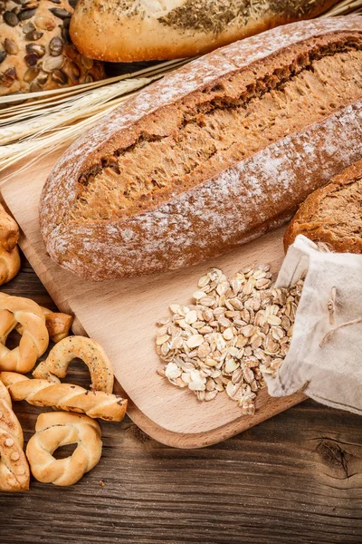 Pão natural fresco e saudável — Fotografia de Stock