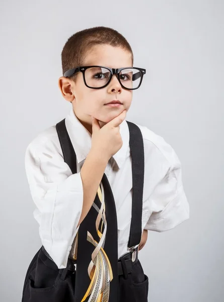 Kleiner Junge im Businessanzug — Stockfoto