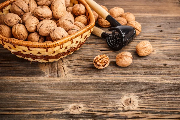 Frutta a guscio e schiaccianoci — Foto Stock