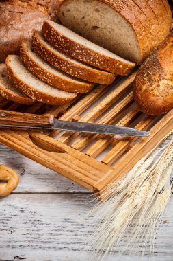 dilimlenmiş somun ekmek