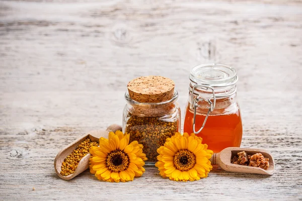 Still life of honey — Stock Photo, Image