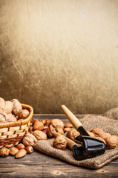 Stilleben av nötter frukt — Stockfoto