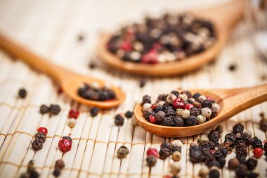 Baharatlı karabiber