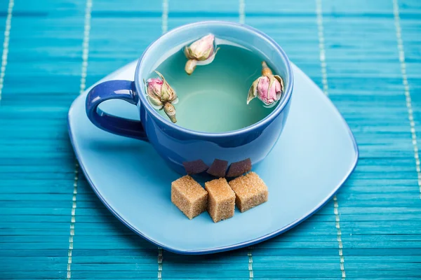 Tasse de thé bleu — Photo