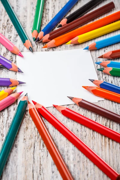 Красочные карандаши — стоковое фото