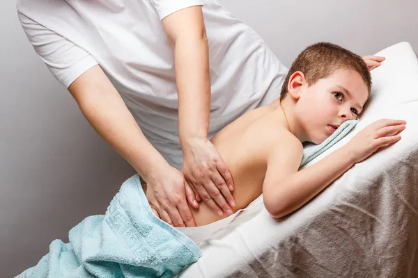 Kinderen massage — Stockfoto