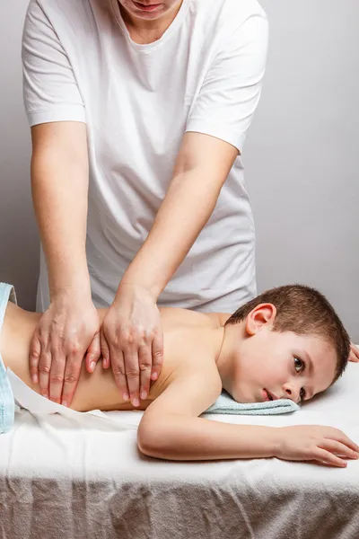 Kinderen massage — Stockfoto