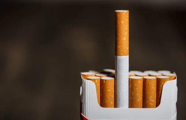 Förpackning cigaretter — Stockfoto