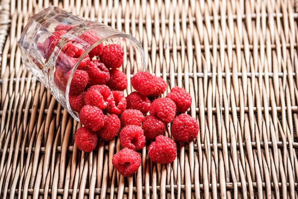 Fresh raspberries — Stock Photo, Image