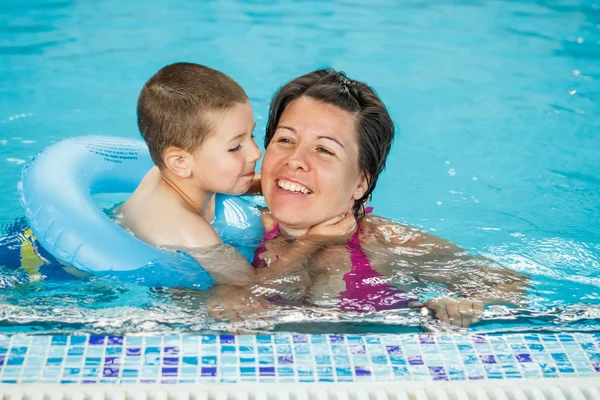 Little boy with her mother — Stock Photo, Image