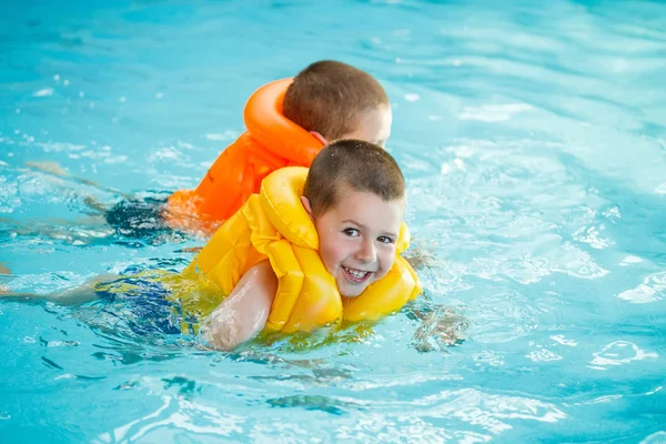 Dos hermanos. — Foto de Stock