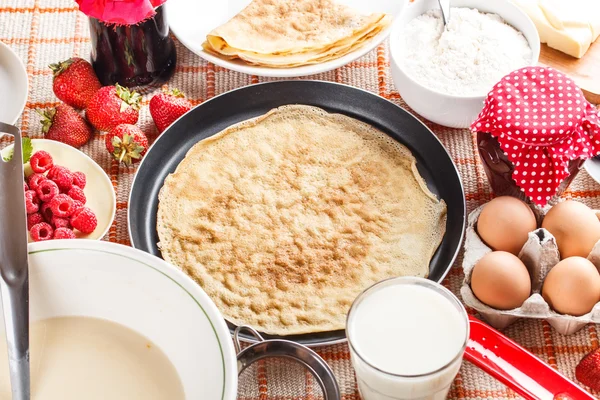 Pfannkuchenzubereitung — Stockfoto