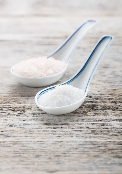 Spoon full of salt — Stock Photo, Image