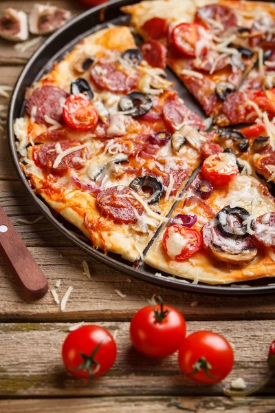 Italienische Pizza — Stockfoto