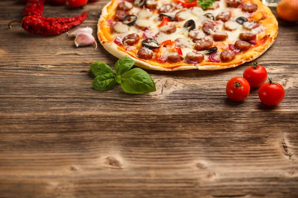 Läcker italiensk pizza — Stockfoto
