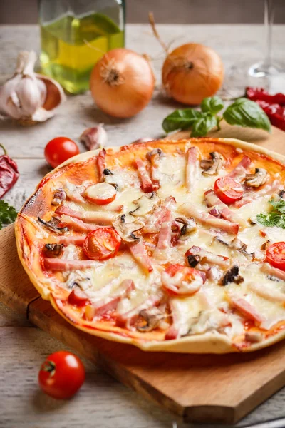 Homemade pizza — Stock Photo, Image