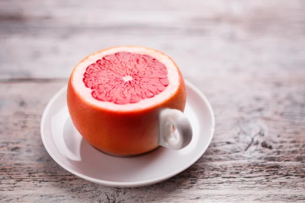 Tasse aus einer Grapefruit — Stockfoto