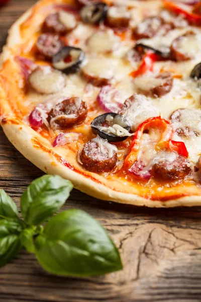 Hemmagjord pizza — Stockfoto