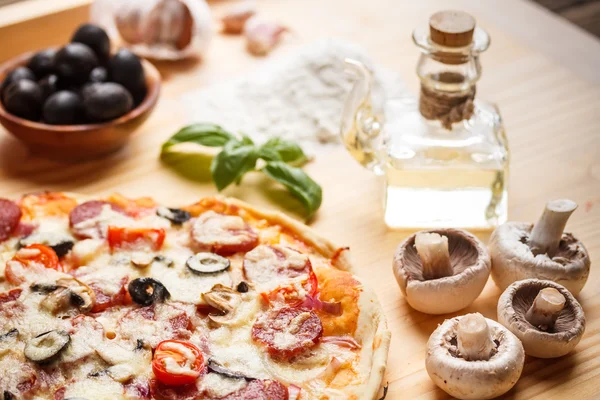 Leckere Pizza — Stockfoto