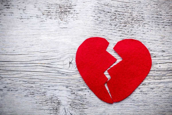 Red broken heart — Stock Photo, Image