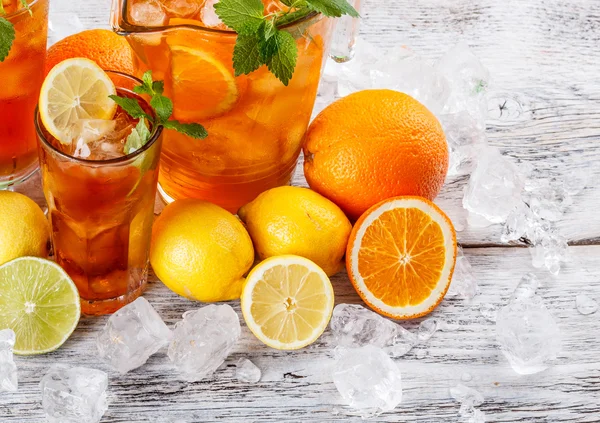 Glasses of ice tea — Stock Photo, Image