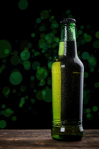 Botella de cerveza verde — Foto de Stock