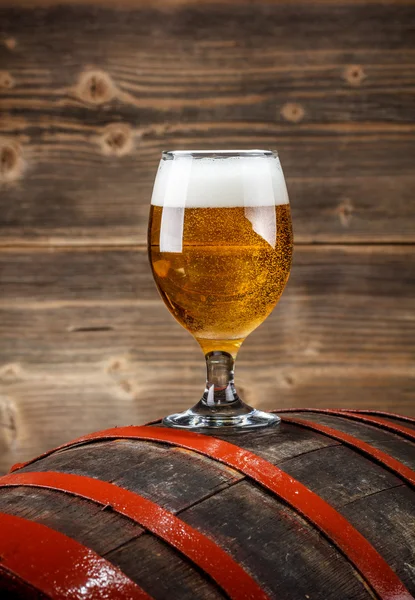 Beer and barrel — Stock Photo, Image