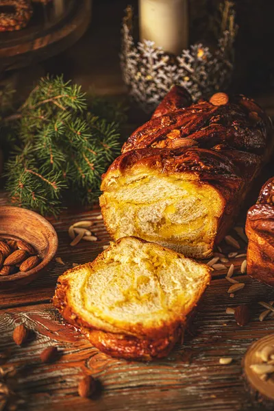 Süßes Brot Babka Mit Vanillefüllung Für Die Weihnachtsfeiertage — Stockfoto