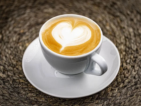 Κύπελλο Του Καφέ Σχήμα Καρδιάς Grungy Φόντο — Φωτογραφία Αρχείου