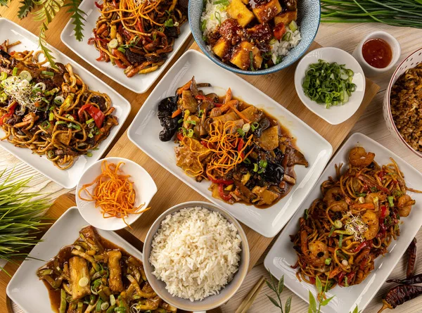 Masada Asya Yemekleri Var Üst Görünüm — Stok fotoğraf