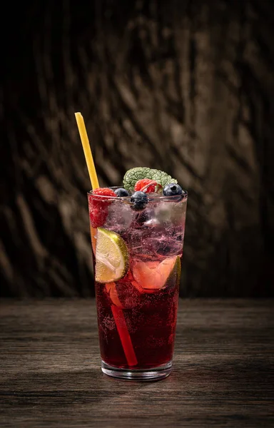 Summer Berry Drink Lemonade Non Alcohol Cocktail Raspberry Lime — 图库照片