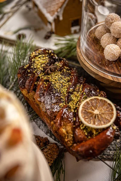 Brioche Babka Pistachio Festive Christmas Table — Stock Photo, Image