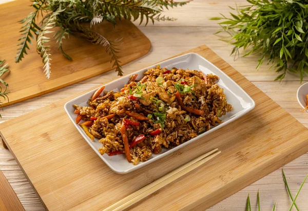 Sült Rizs Csirkével Paprikával Ázsiai Stílusú Menü — Stock Fotó