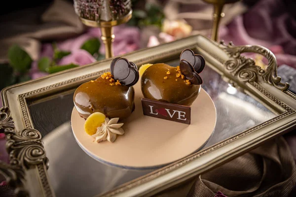 Heart Shaped Cake Decorated Chocolate Hearts Valentine Day — Stock Photo, Image