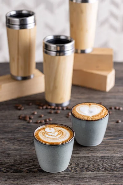 Cappuccino Latte Art Fából Készült Asztal Két Csésze — Stock Fotó