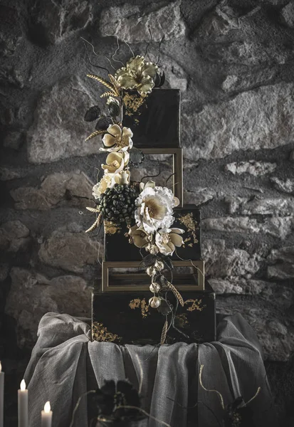 Kunstwerk Und Quadratische Hochzeitstorte Design Trendkonzept Steinmauer Hintergrund — Stockfoto