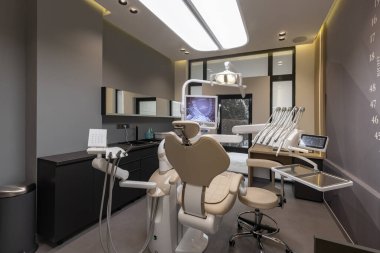 Modern dişçi iç mimarisi. Modern dişçilik ekipmanlarıyla dişçi kliniği içi
