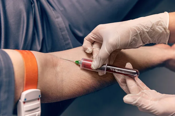 Paciente Sexo Masculino Durante Procedimento Coleta Sangue — Fotografia de Stock