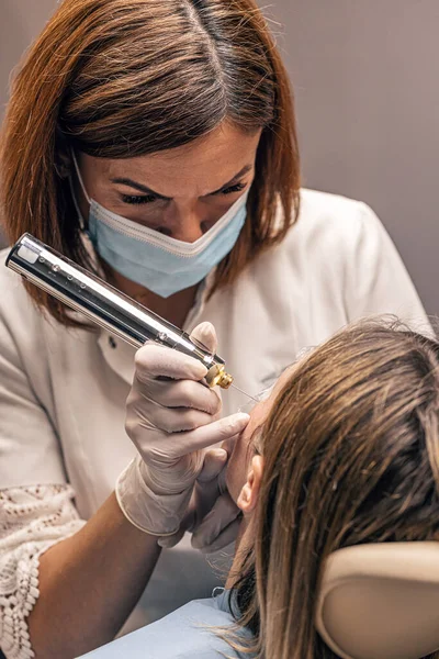Plasmalifting Procedure Womens Eyelid Wrinkles Lifting Dermatological Procedures — Stockfoto