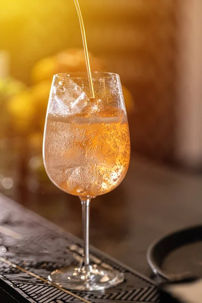 Bartender Pouring Prosecco Wine Glass Ice Cube Long Fizzy Drink — Stock Photo, Image