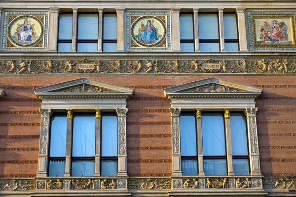 Fasada martin-gropius-bau — Zdjęcie stockowe