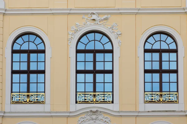 Üç eski windows — Stok fotoğraf