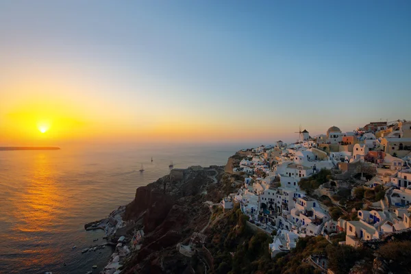 The famous sunset of Oia — Stock Photo, Image
