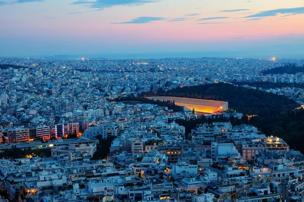 Atenas com o antigo estádio olímpico — Fotografia de Stock