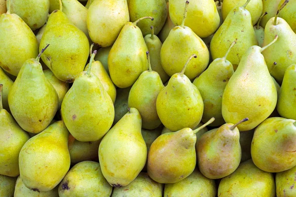 Birnen auf dem Markt — Stockfoto