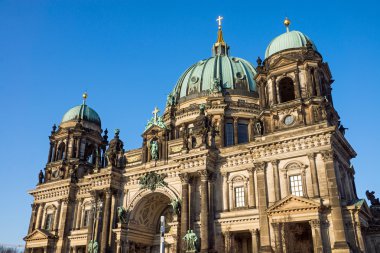 berlin dom güneşli bir akşam